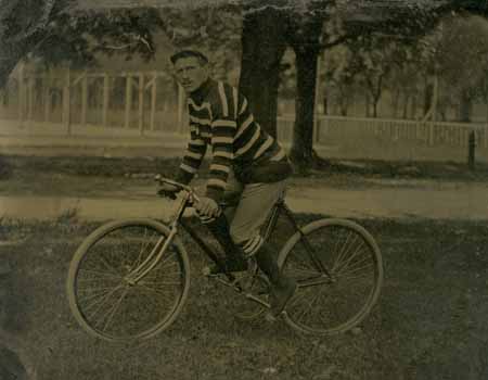 Half_Tin_Bicyclist_1