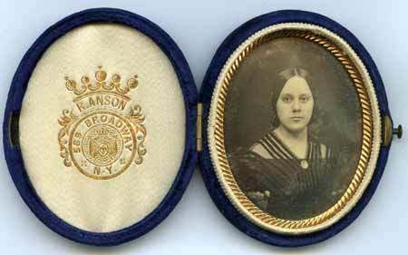 Oval_Dag_Anson_Portrait_1