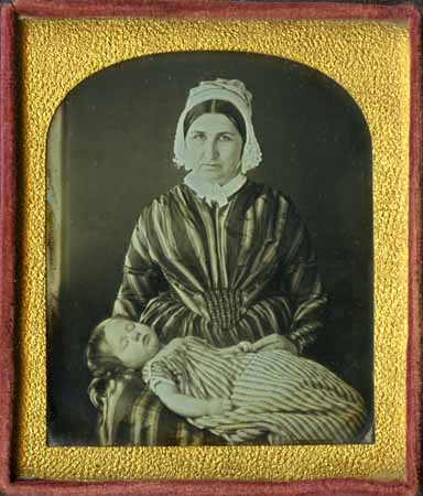Sixth_Dag_Mother_and#3734B5